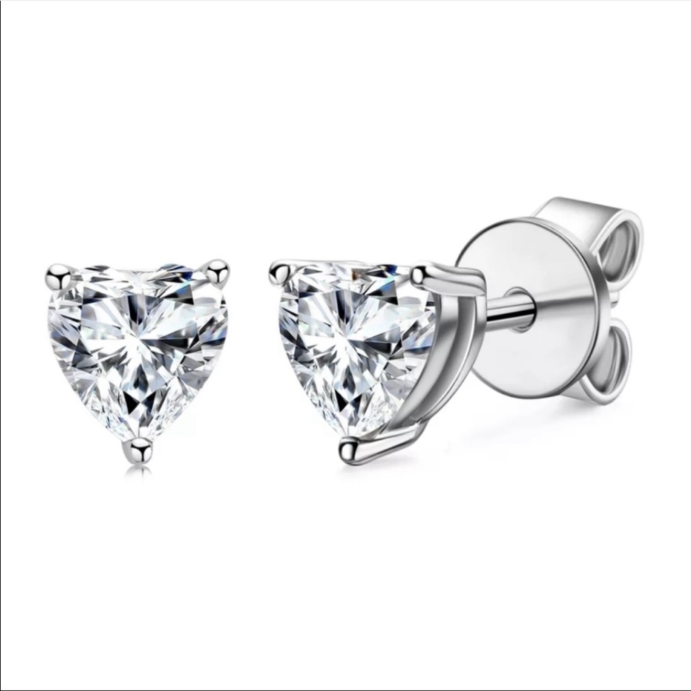New 925 Silver Beautiful Mini Hearts Diamond Earrings - Picture 2 of 4